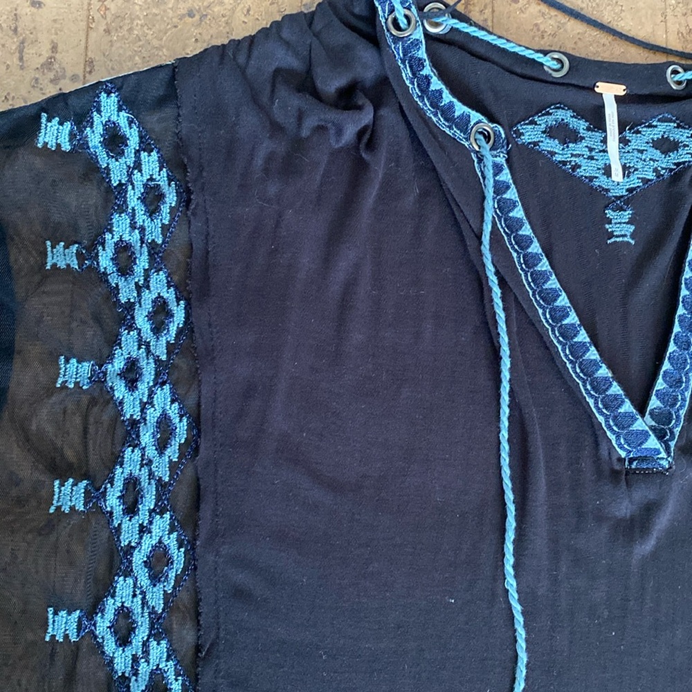REDUCED! Free people bohemian peasant oversized embroidery, 3/4 sleeves! - Picture 10 of 16